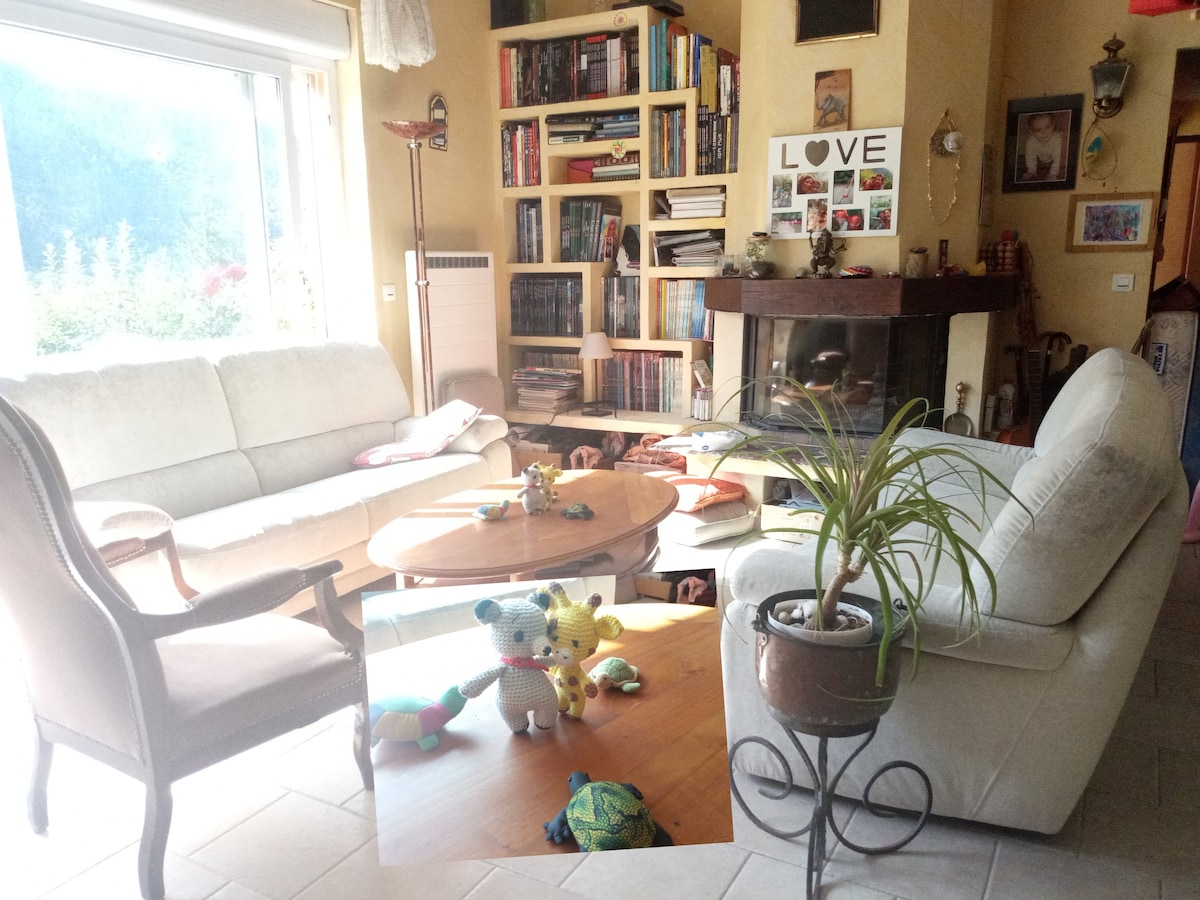 Chambre privée avec salle de bain, chez l'habitant