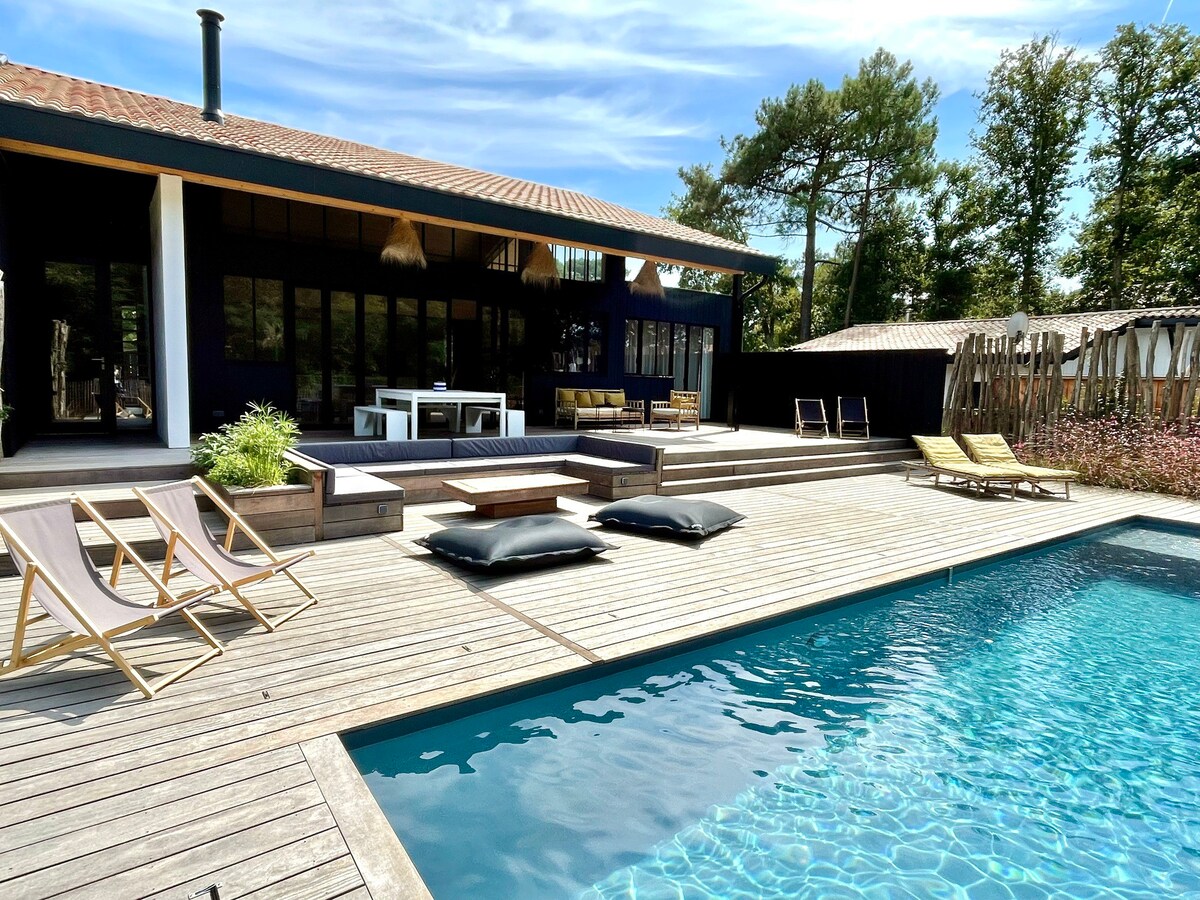 New luxurious architects villa & pool close beach