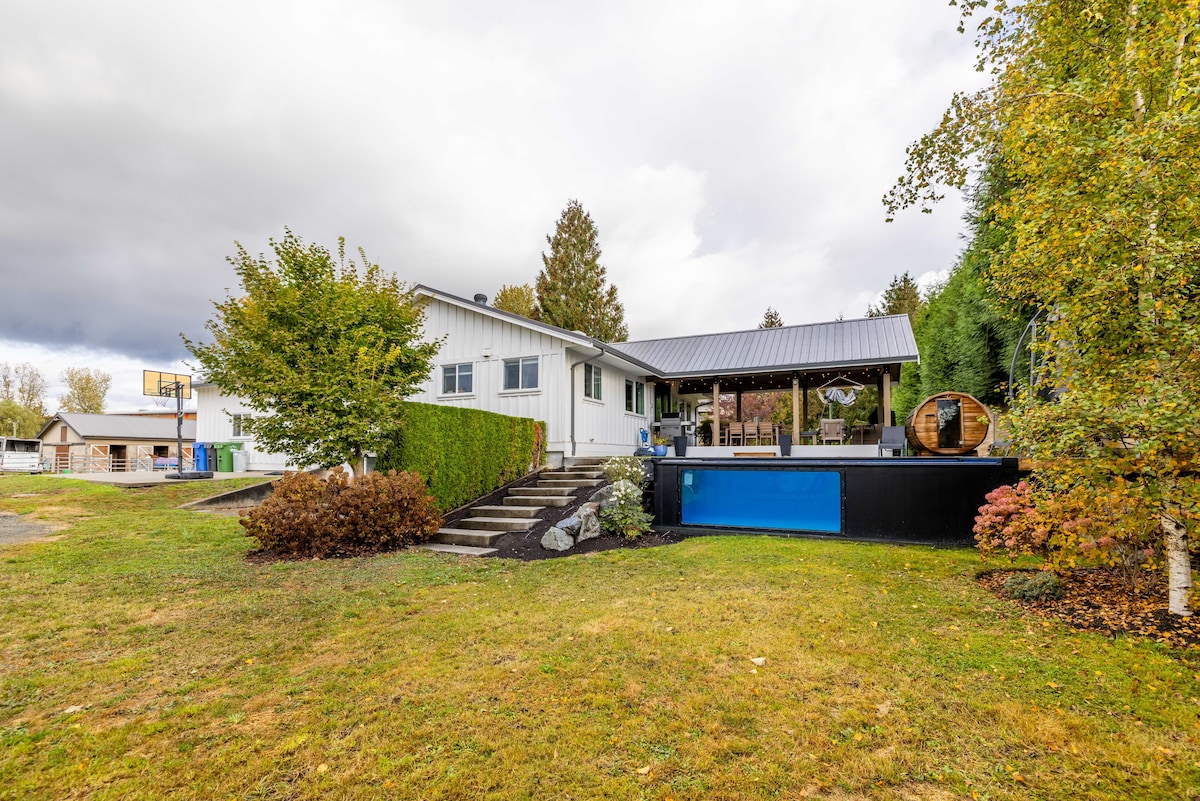 Country Home with Sauna, Hot Tub & River Walk