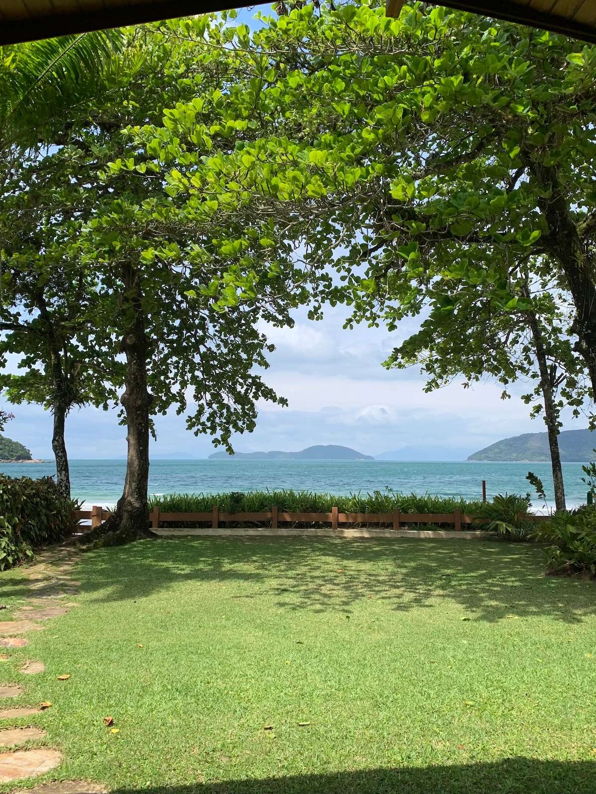 Casa pé na areia - Cond. Pedra Verde