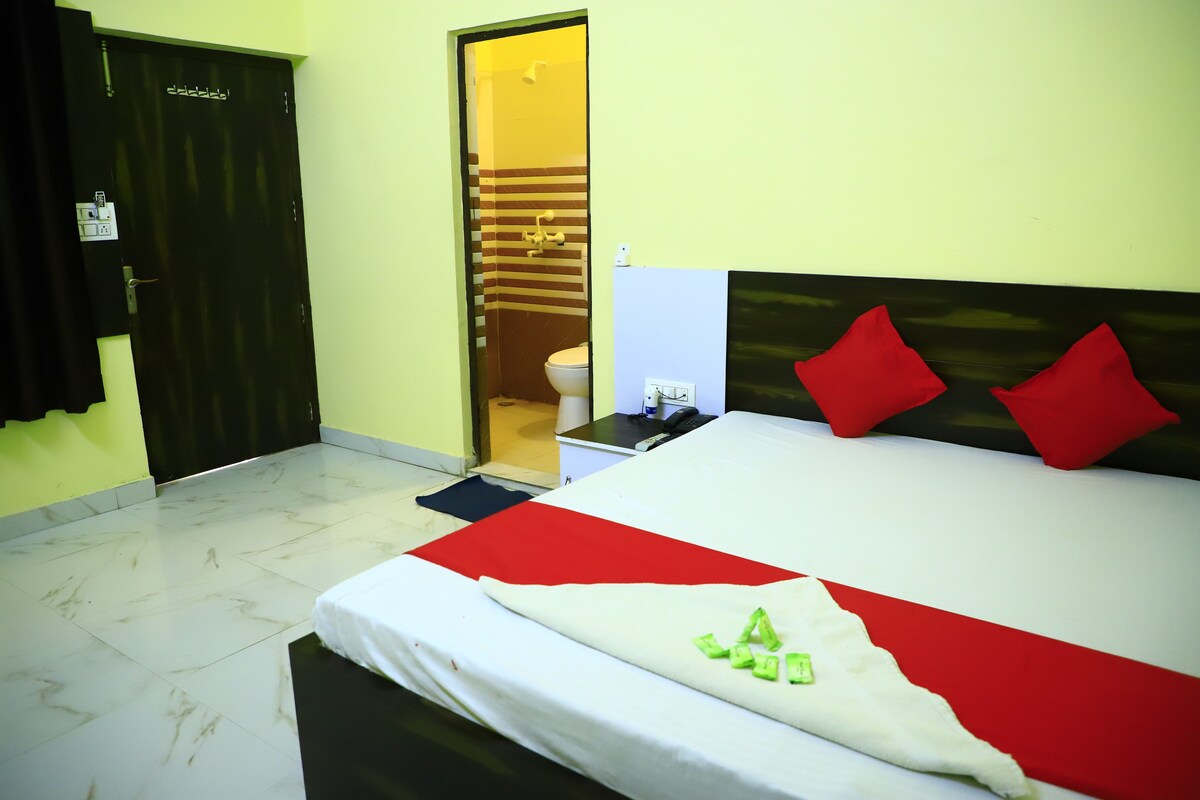 ShivRaj Homestay Family Room with bathroom