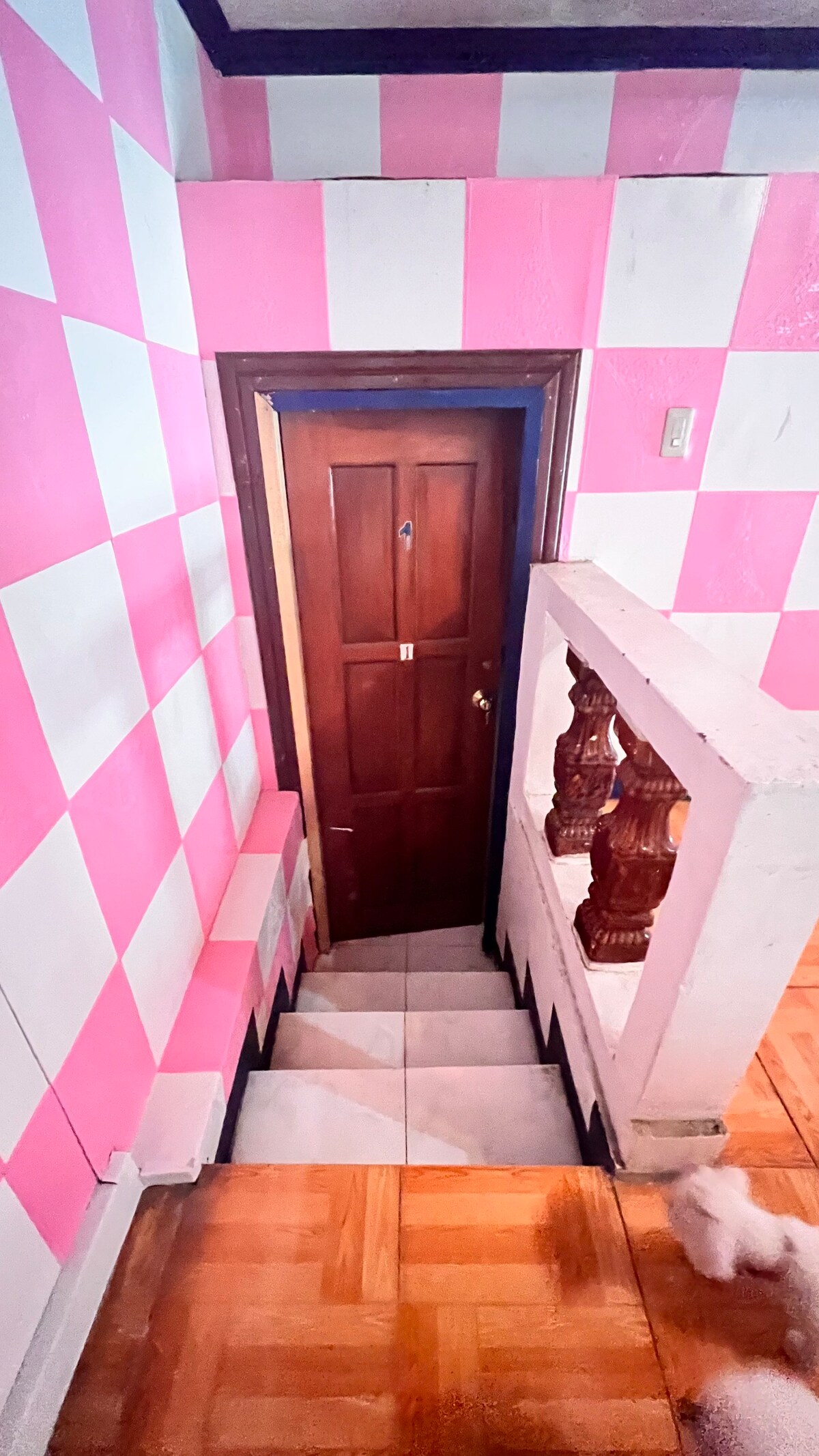 Pink room 6pax Barkada accomodation