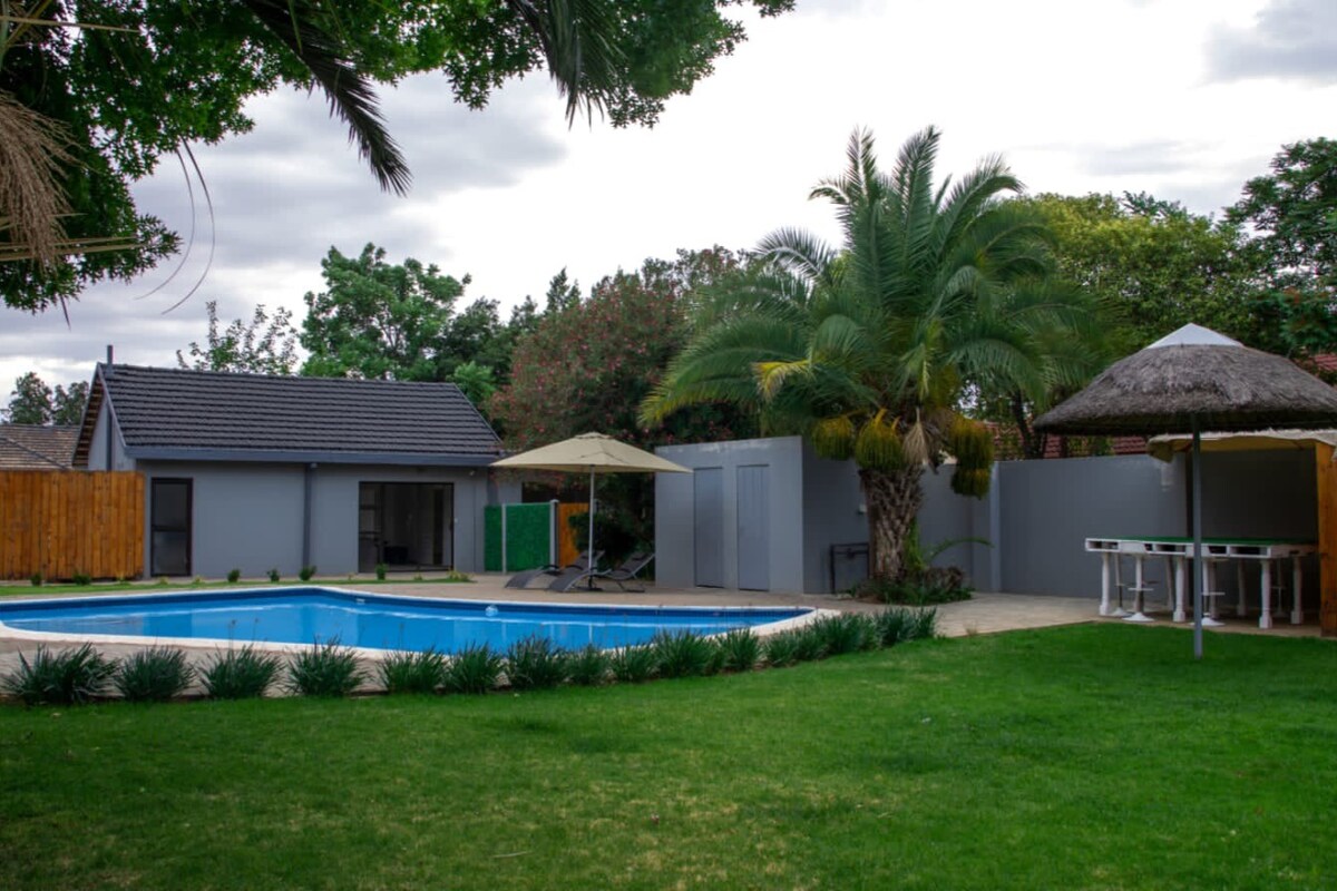 Modern guesthouse with a pool