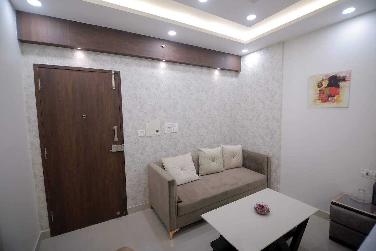 Elegant Studio Apartment in Central Delhi