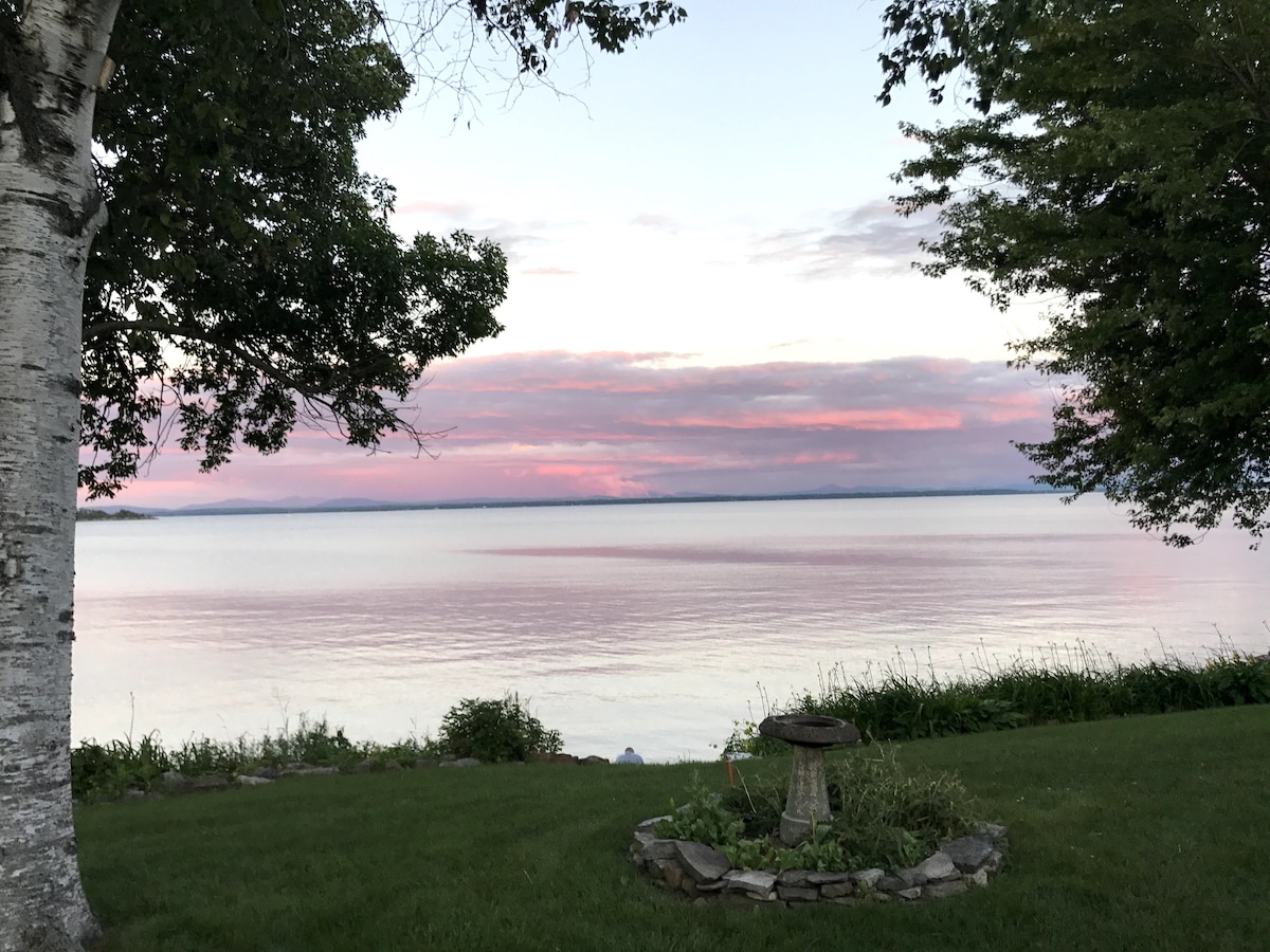 Lake Champlain Lakefront Retreat