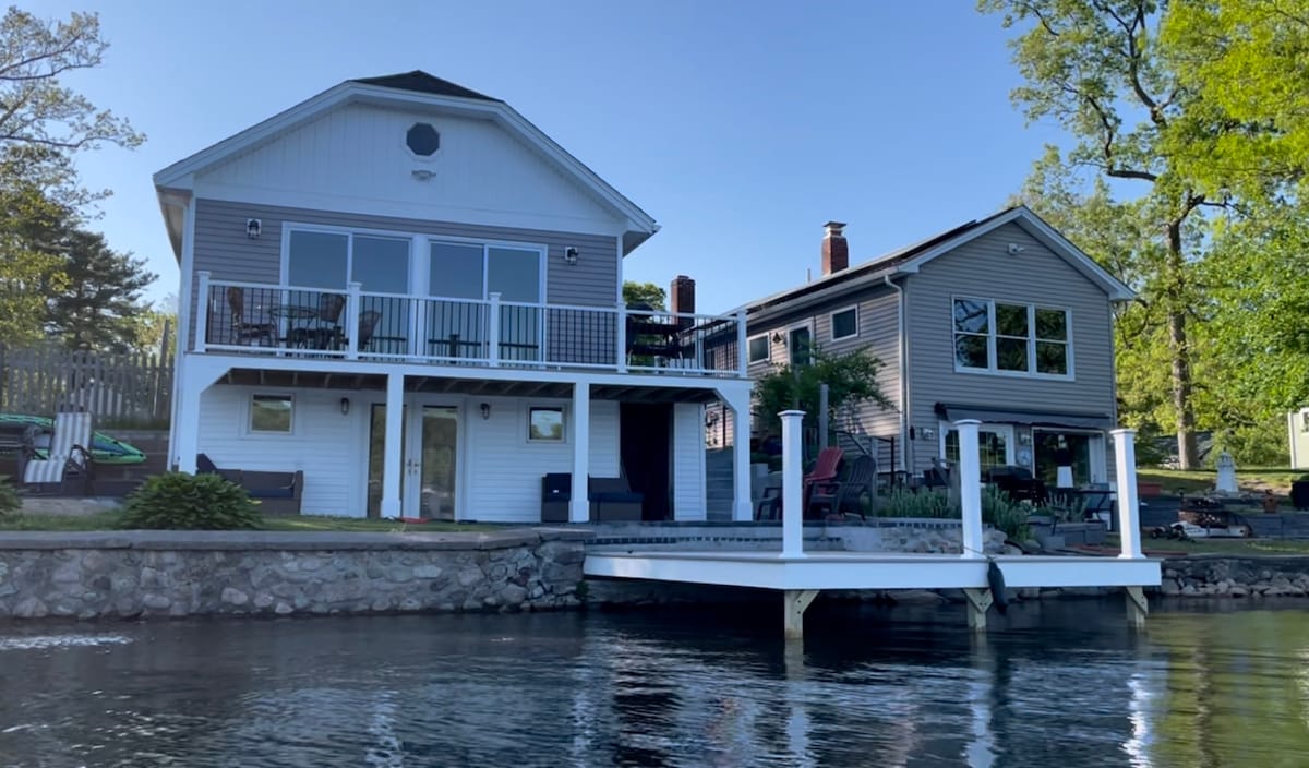 Relaxing Waterfront Lake House