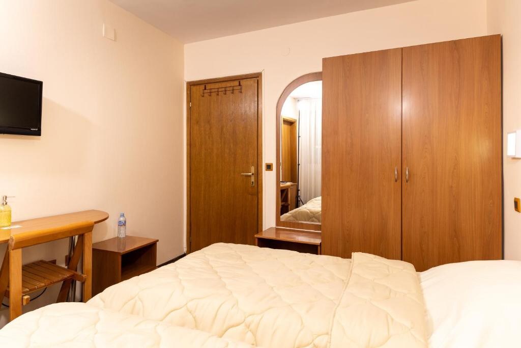 "KANET" - Twin room for two, Skopje City Park