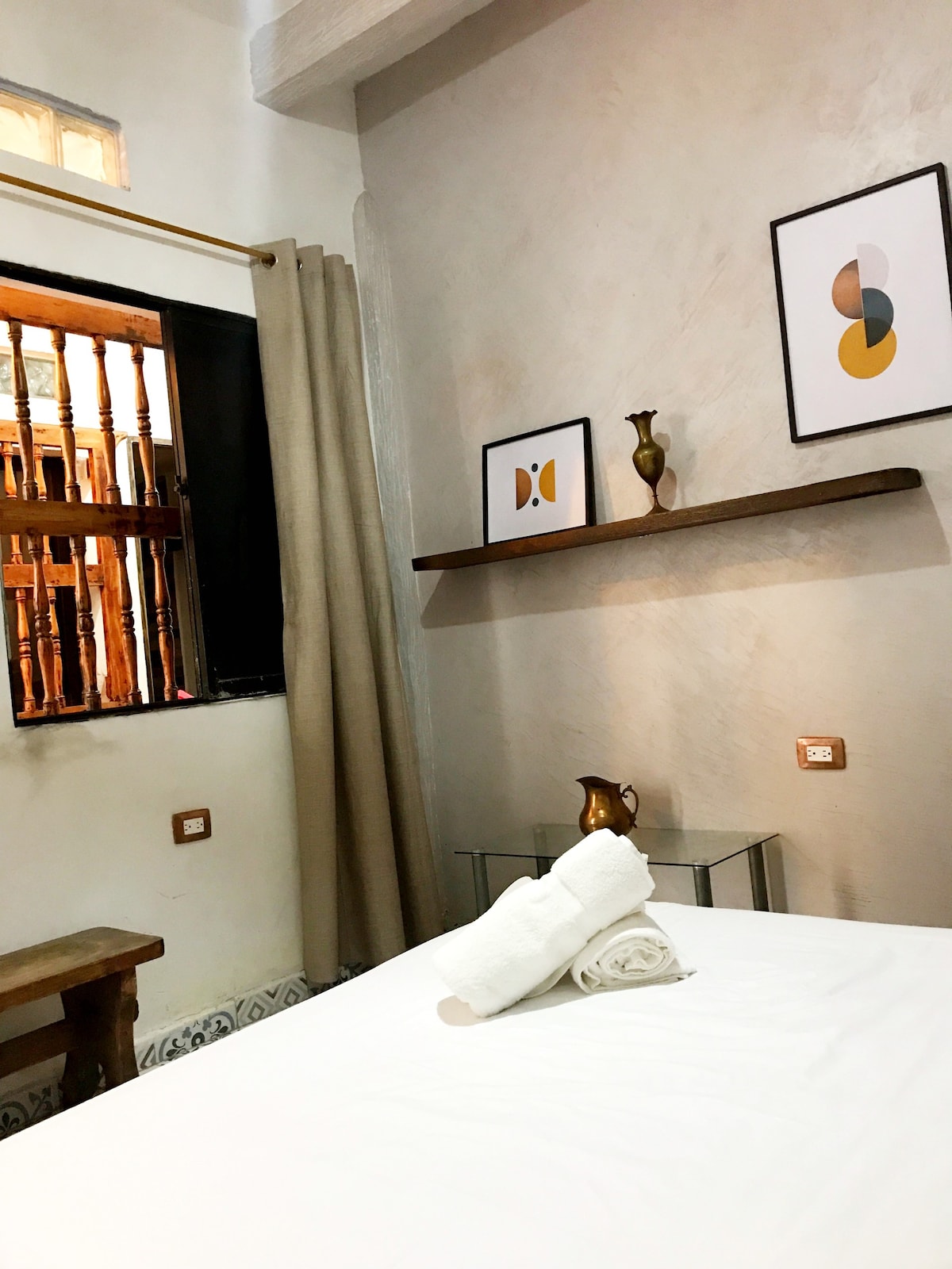 Double room in a charming hostel in Cartagena!