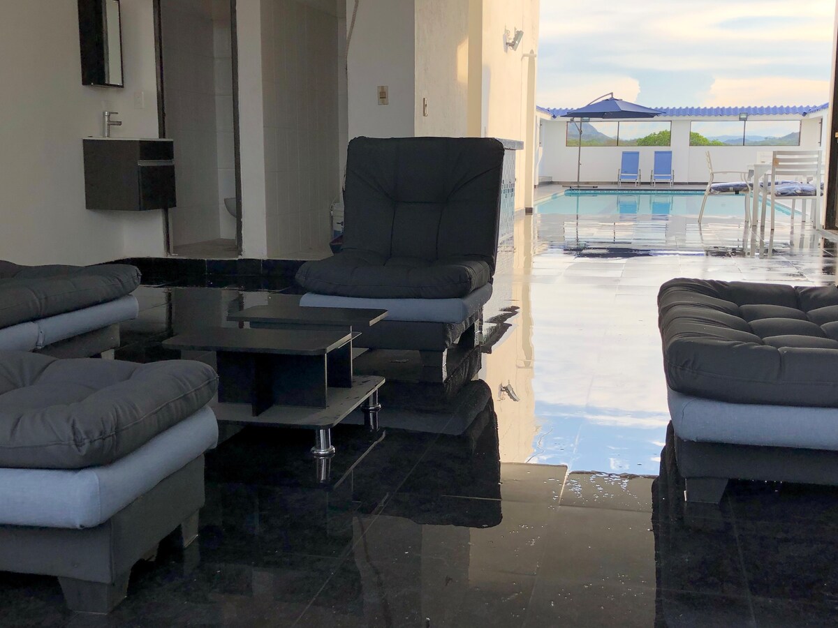 Hermoso penthouse en Melgar con piscina privada.
