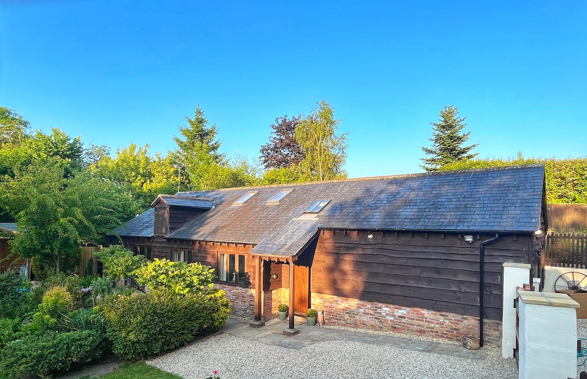 Wonderful barn in the North Dorset countryside