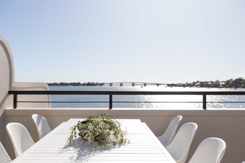 Panoramic views, 5-bedroom waterfront