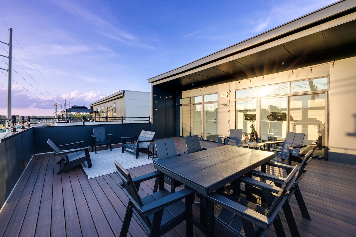 Rooftop Deck + Near Broadway, Airport, & Opryland!