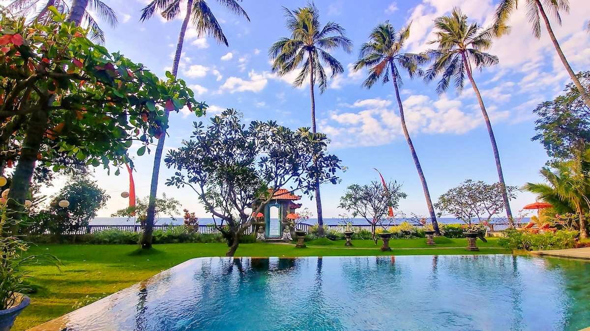 The Mahalani - Bali Oceanfront - Meals included!
