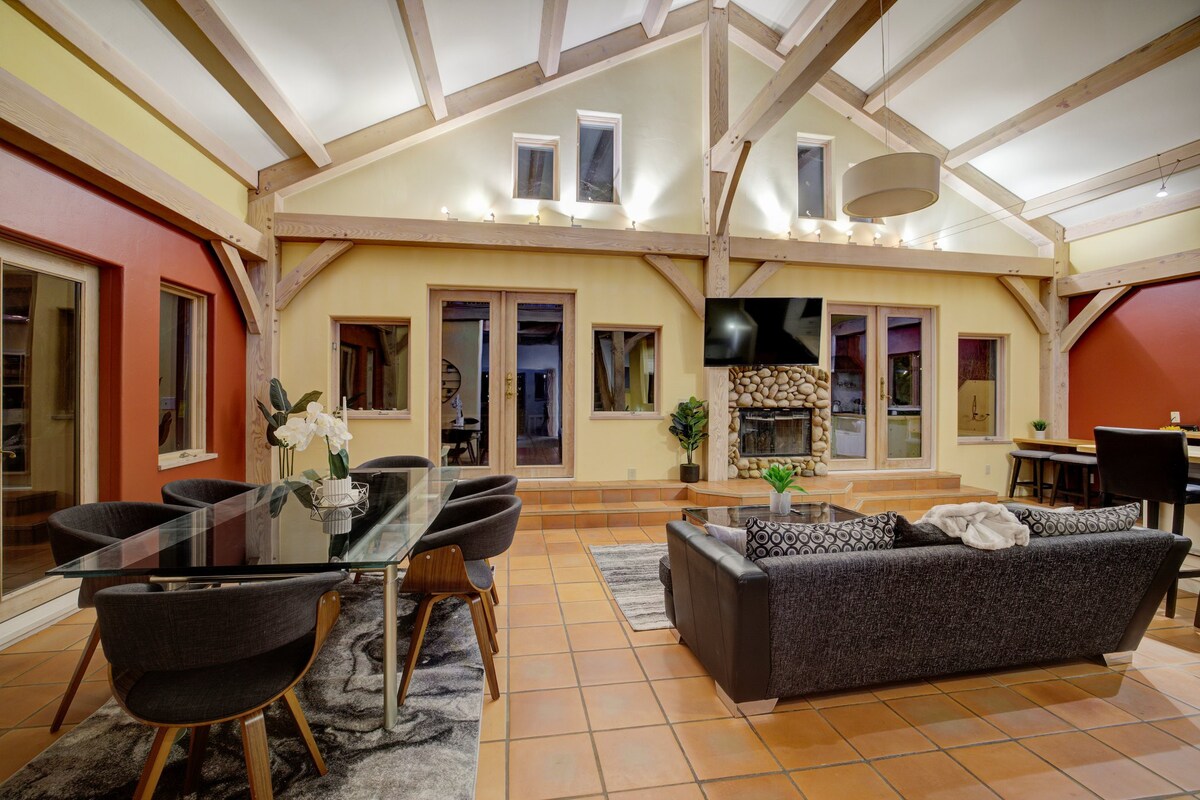 宽敞的5卧室Marin Home ，配有台球、扑克和烧烤区！