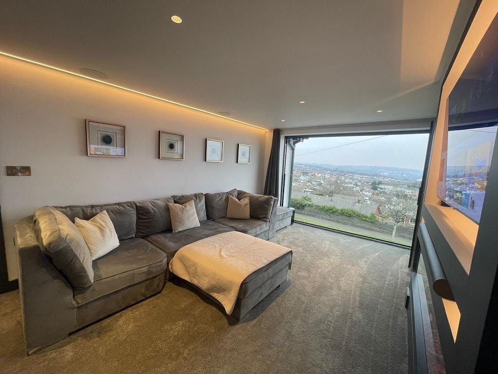 Mumbles Luxury maisonette with panoramic sea views