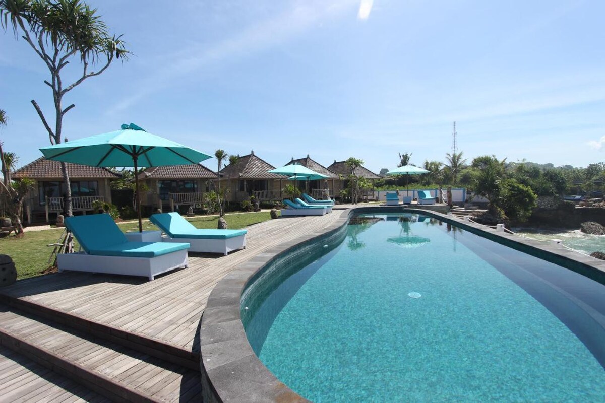Nusa lembongan 8间客房早餐泳池海滨OMb
