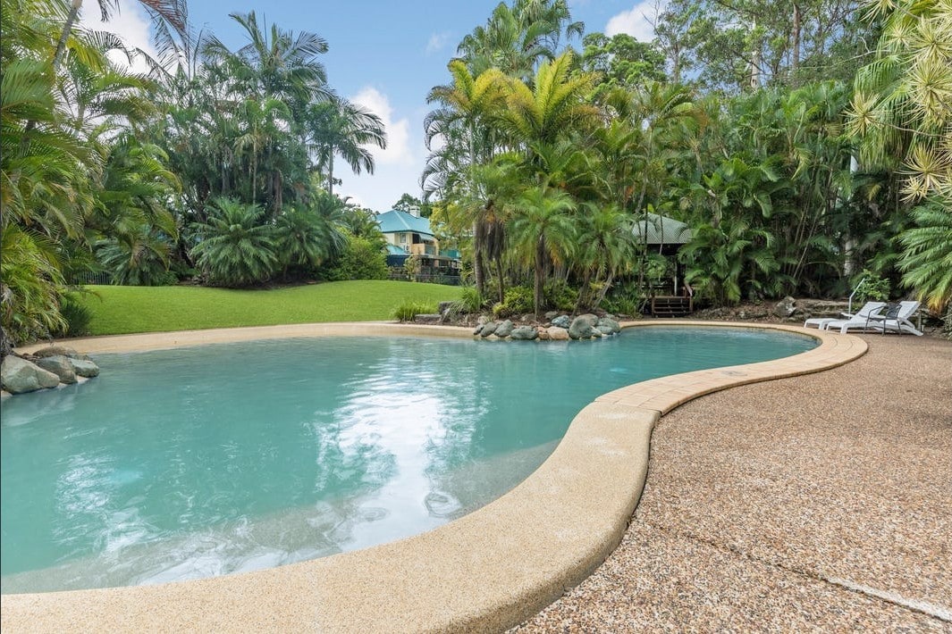 Sunshine Coast Escape - with pool and tennis court