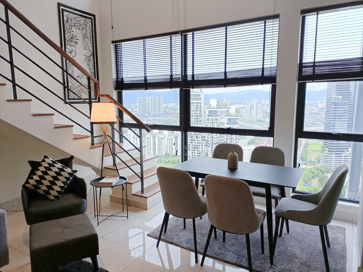 吉隆坡Kiara山的高档双卧室双卧室公寓