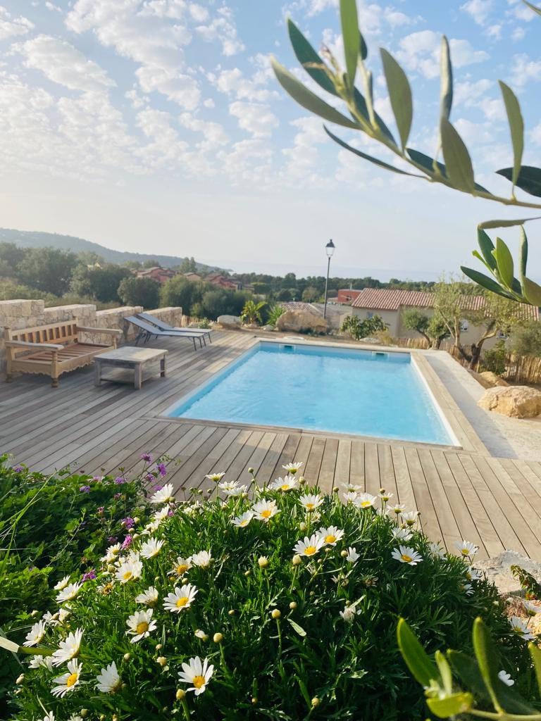 Chambre Aliva , vue mer et accès piscine