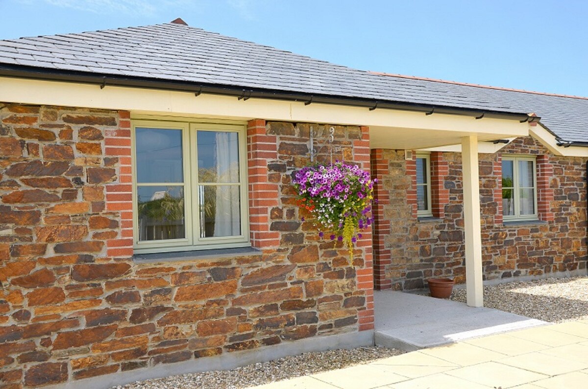 Willow Beautiful 3 bed Wheelchair friendly cottage