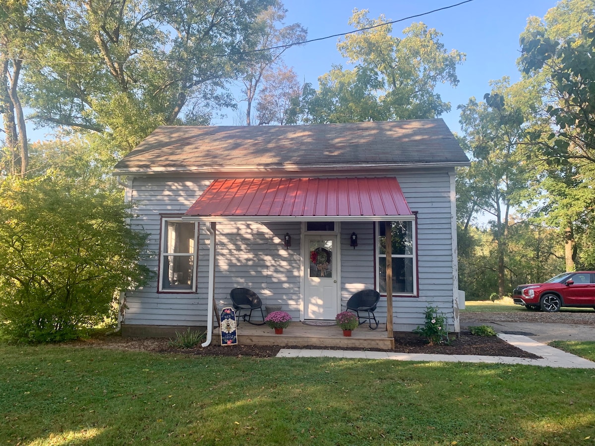 Madelyn's Cottage at Wisteria Inn