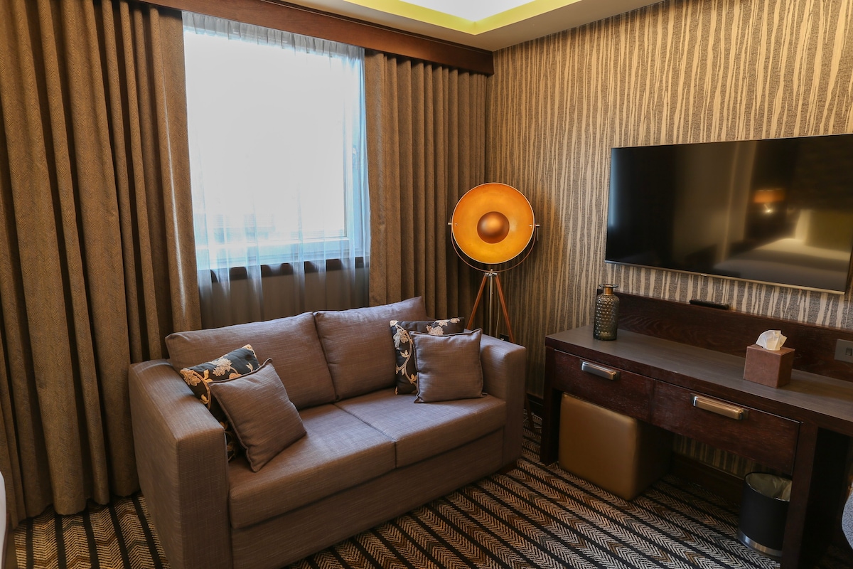 Deluxe Suite