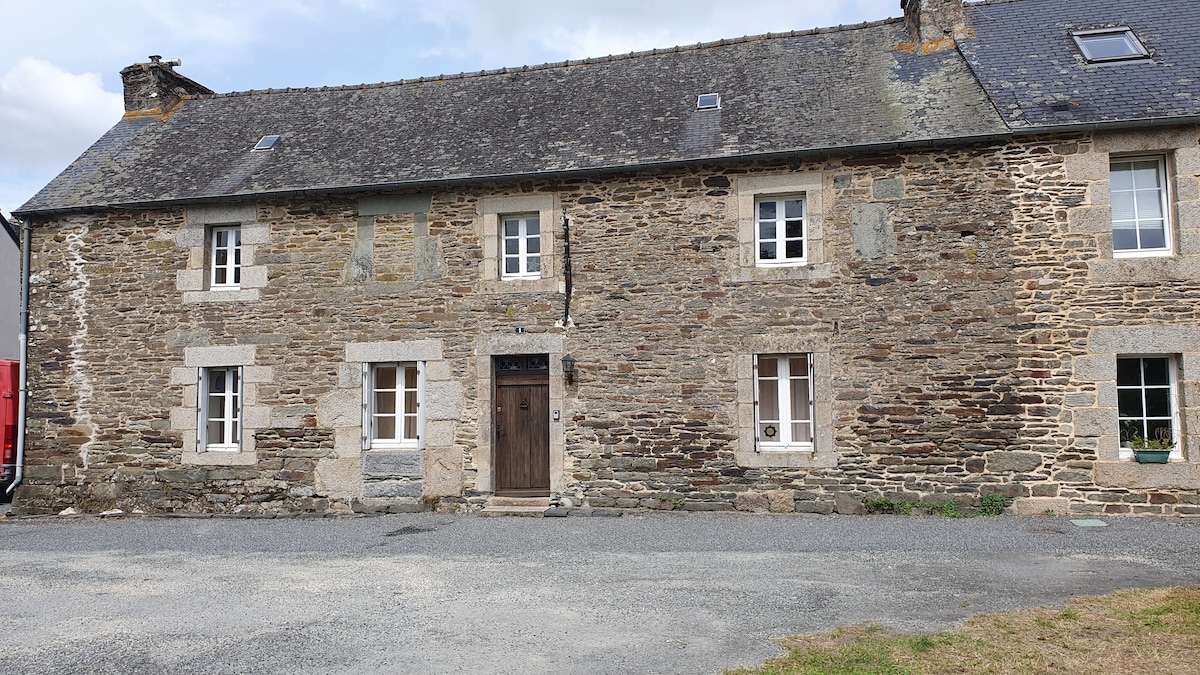 Atmospheric 3 bedroomed village house, Brittany