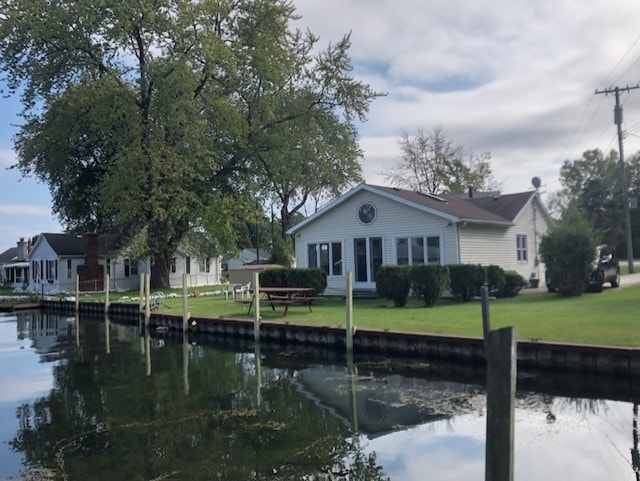 Cheerful 3 bedroom cottage with River access.