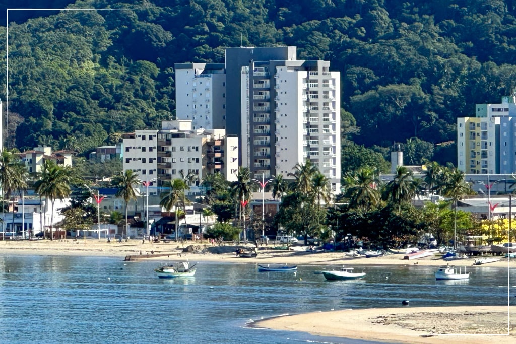 华丽的公寓，可欣赏到海景