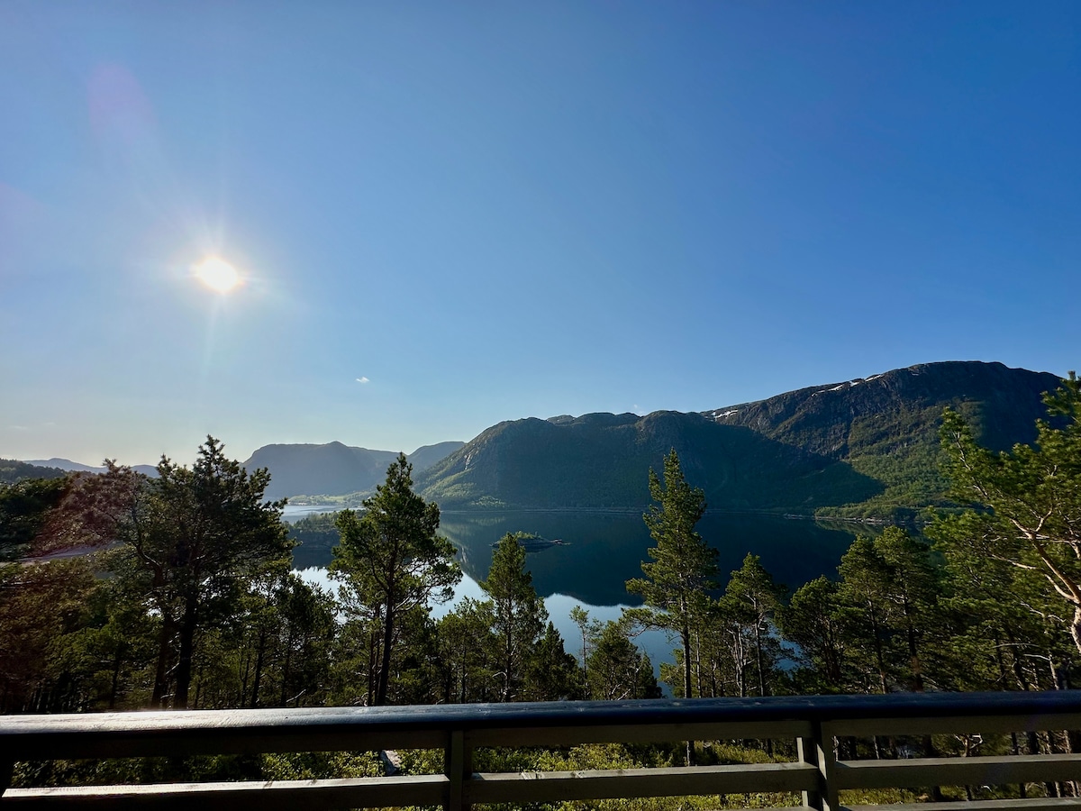 Snillfjord Cabin: Panorama view, relax, fish, hike