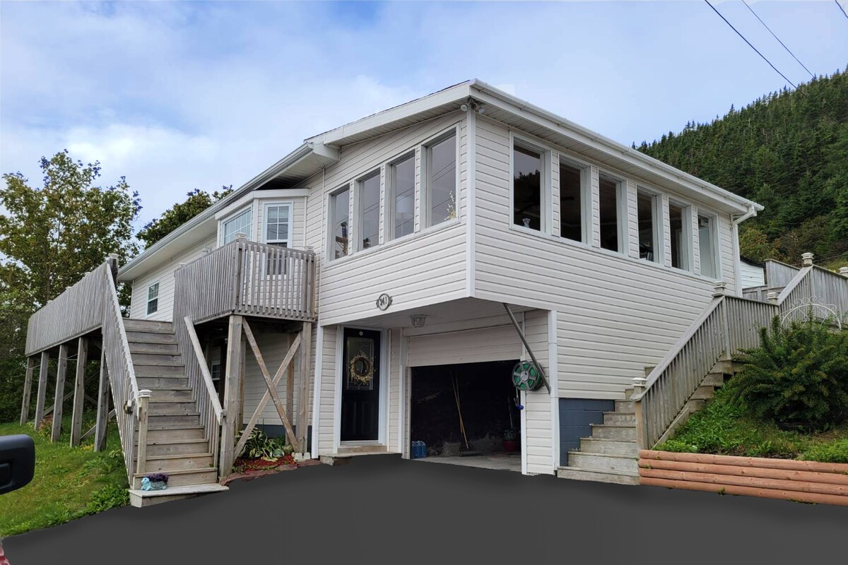 Beautiful, oceanview home in idyllic outport