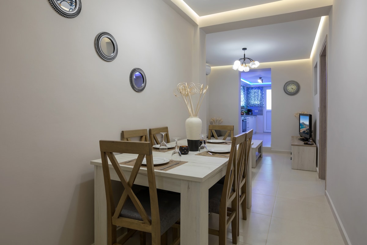 Evia's Apartment - New Apartment in Town!