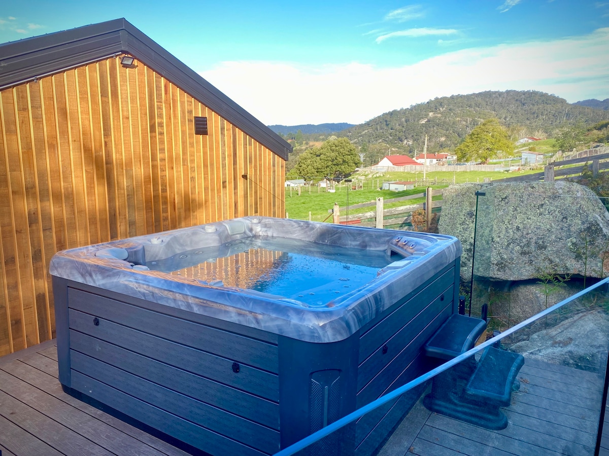 Derby Rock Cabins - Blue Tier Spa Cabin