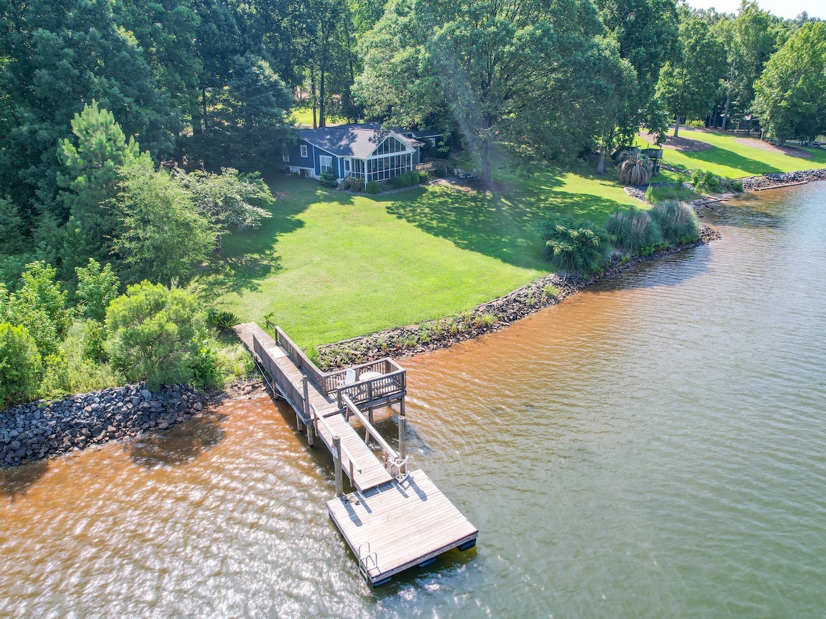 Cozy 3BR Cottage Leisure on Lake Wylie