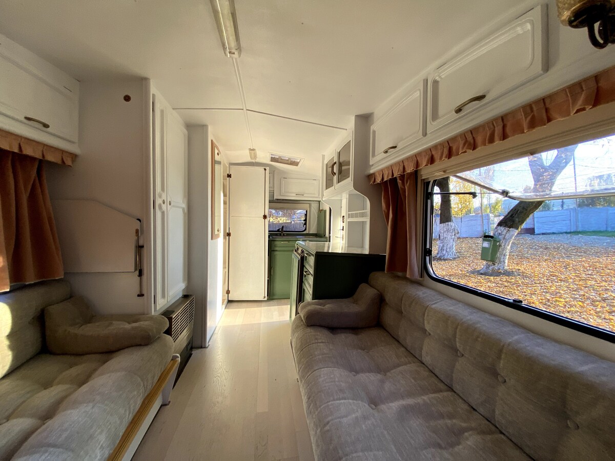 Cozy 1-bedroom fixed caravan