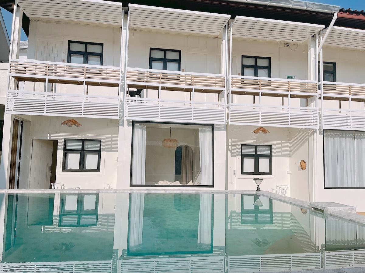 Whole pool villa -Moji Villa near Thapae Gate