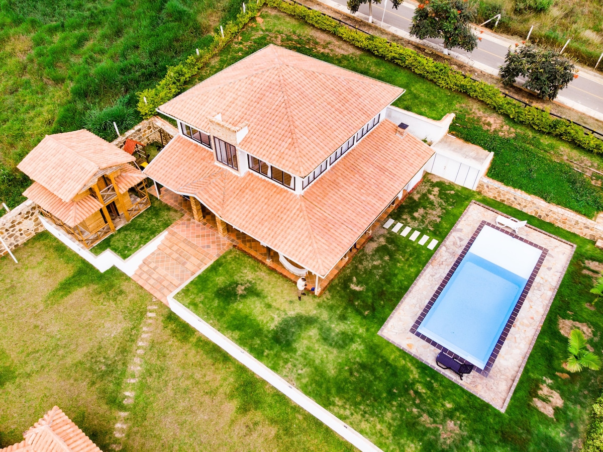 Linda Cabaña y casa campestre con piscina privada