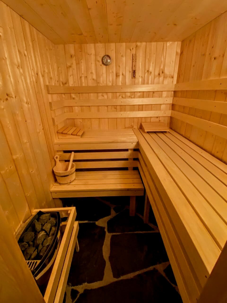 Chez Lucienne Jacuzzi et Sauna privé