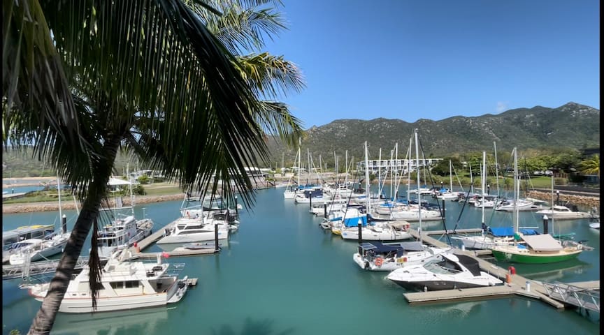 奈利湾(Nelly Bay)的民宿