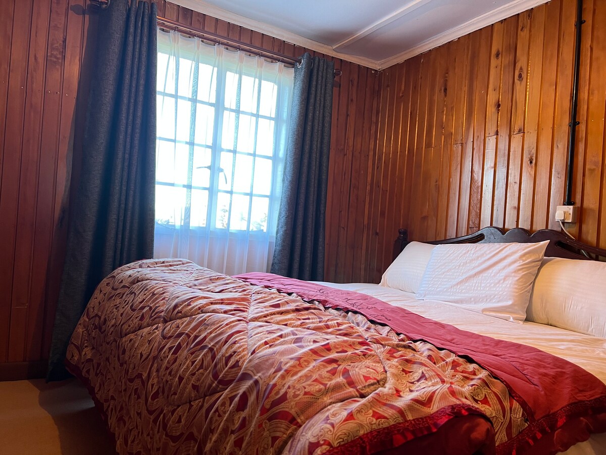 Anabas Mount Kenya Lodge ; Mount Kenya Forest