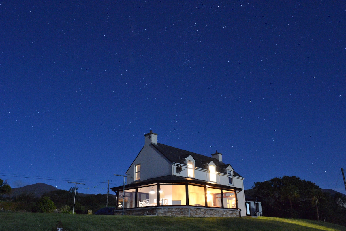 Casey House  * Stunning views and location *