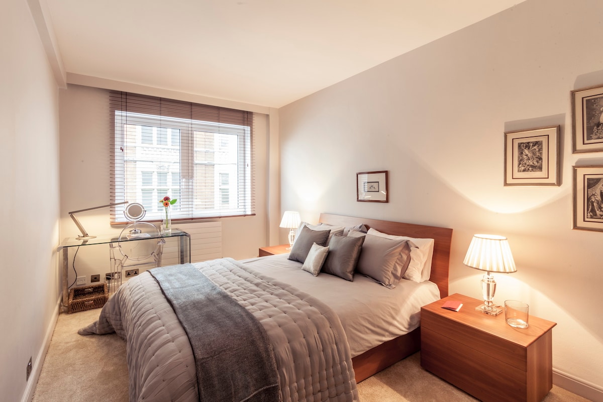 Magnificent Mayfair 2bed overlooking Green Park