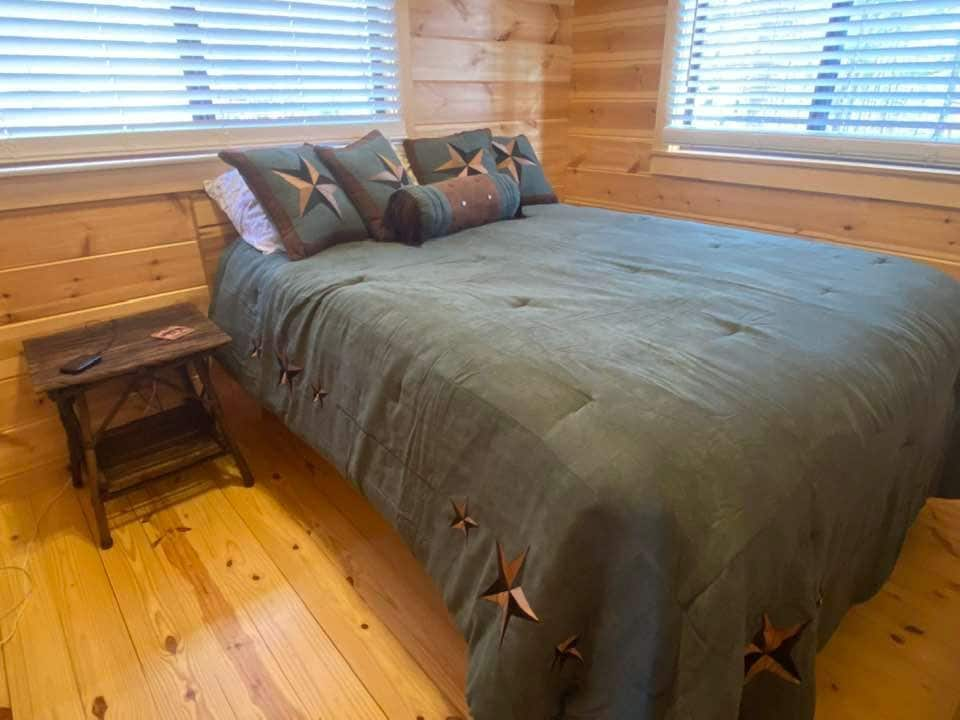 Enchanting New Cabin Cedar Springs Horse Ranch