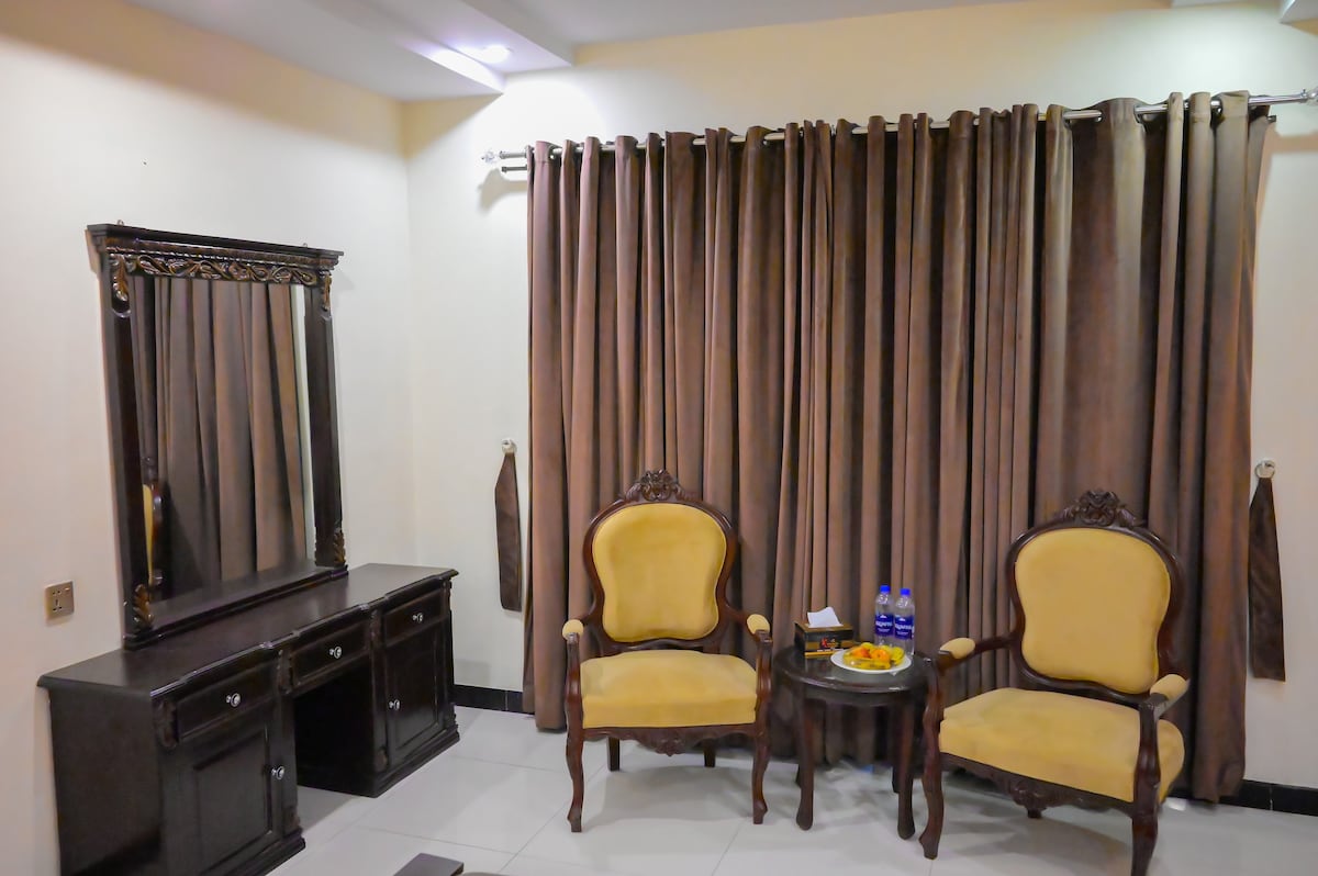 Private Room In Central Sialkot