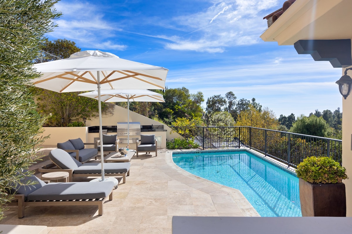 Chateau Beverly Hills by Stay Awhile Villas