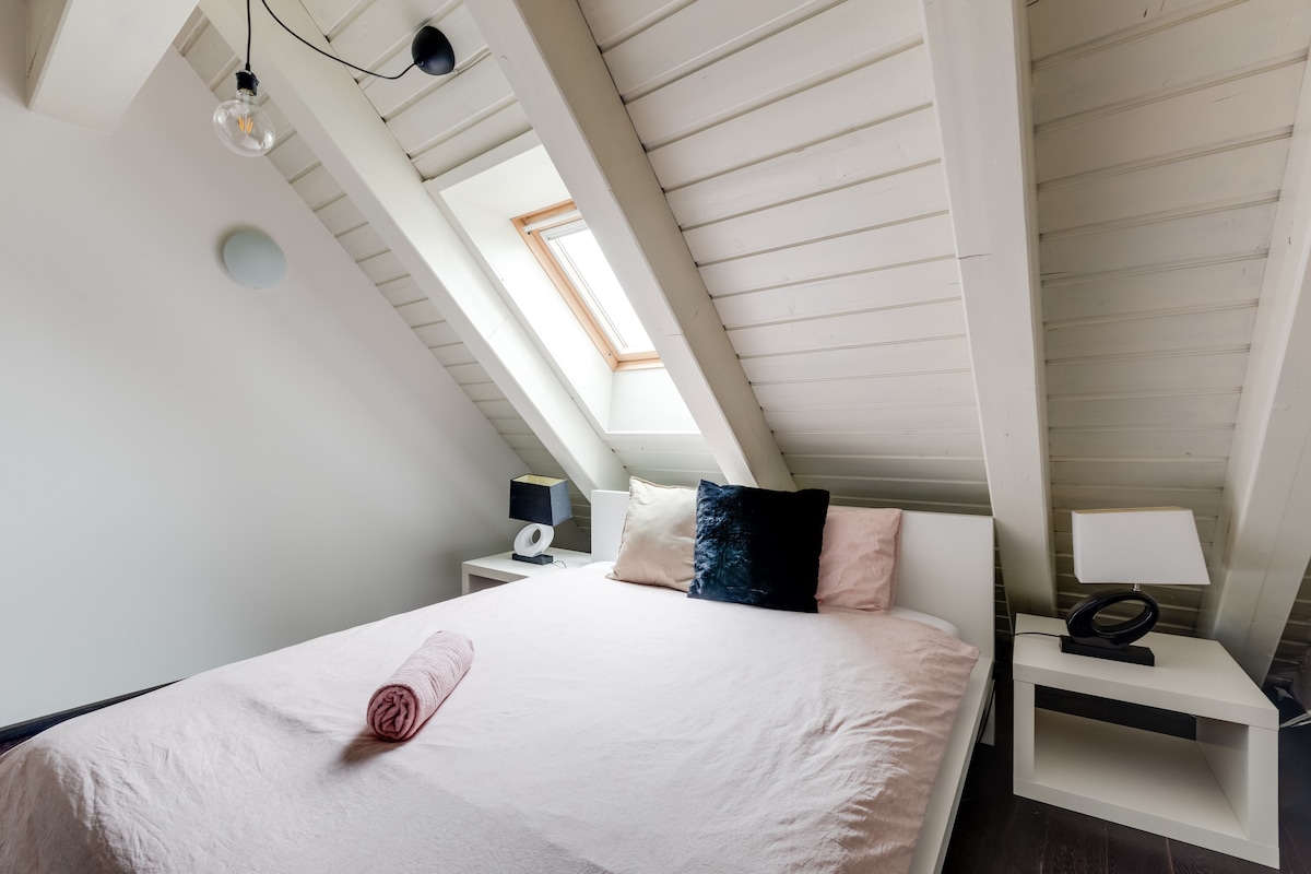 Spacious stylish attic in the heart of the center