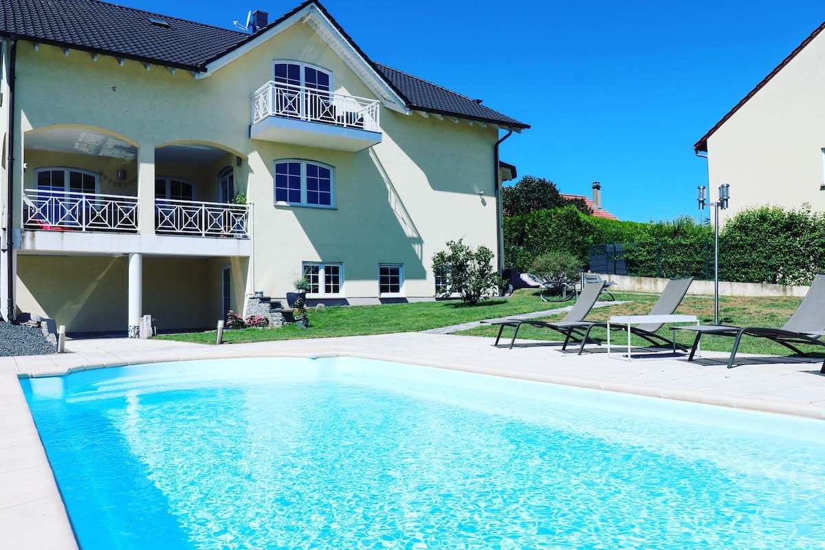 Luxuriöse Villa mit Pool nähe Saarbrücken