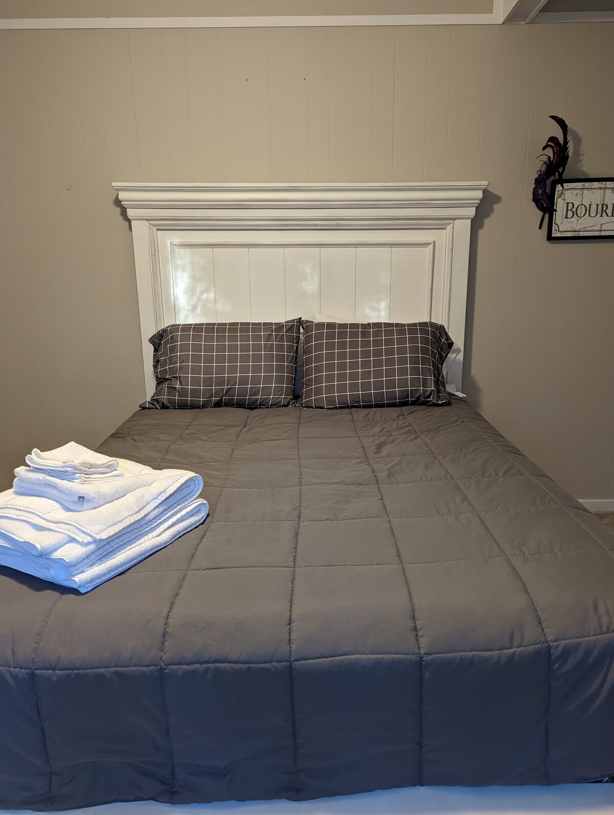 新奥尔良客房- 1间卧室，标准双人床，湖泊和泳池
