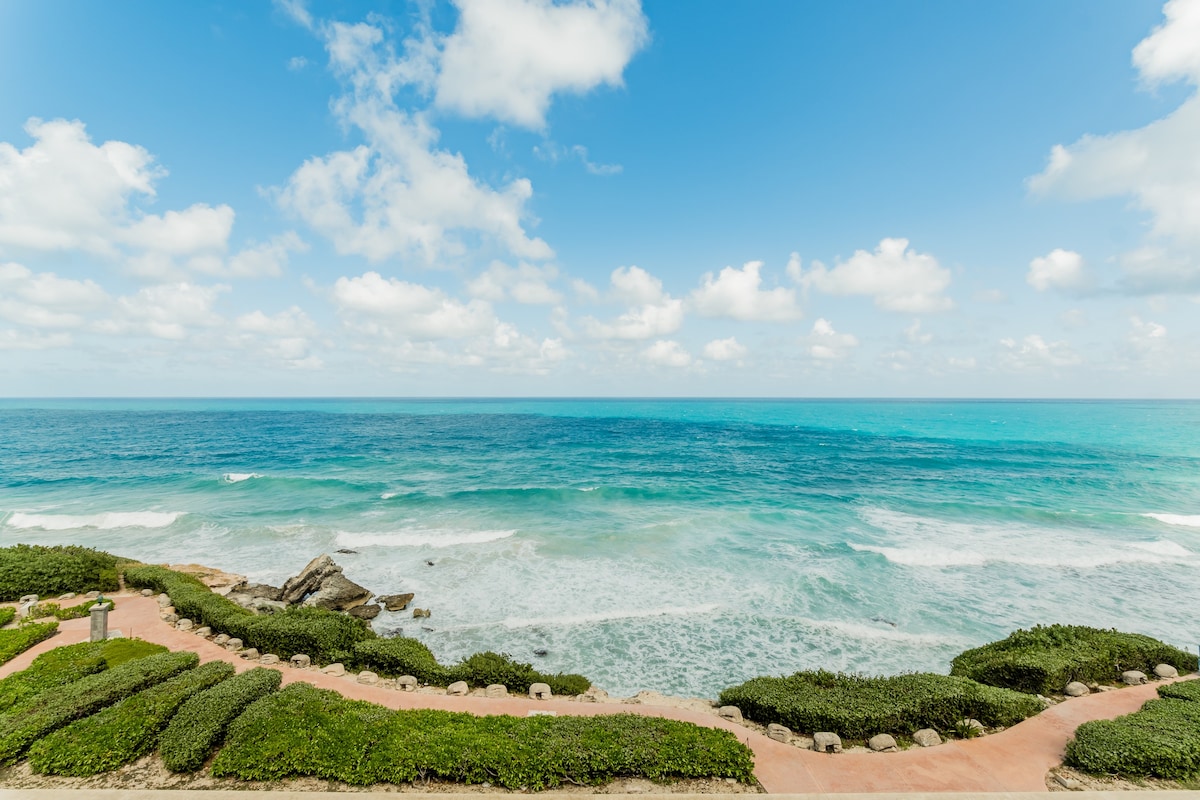 俯瞰穆赫雷斯岛（ Isla Mujeres ）的顶楼公寓| 3间卧室+ 3个卫生间