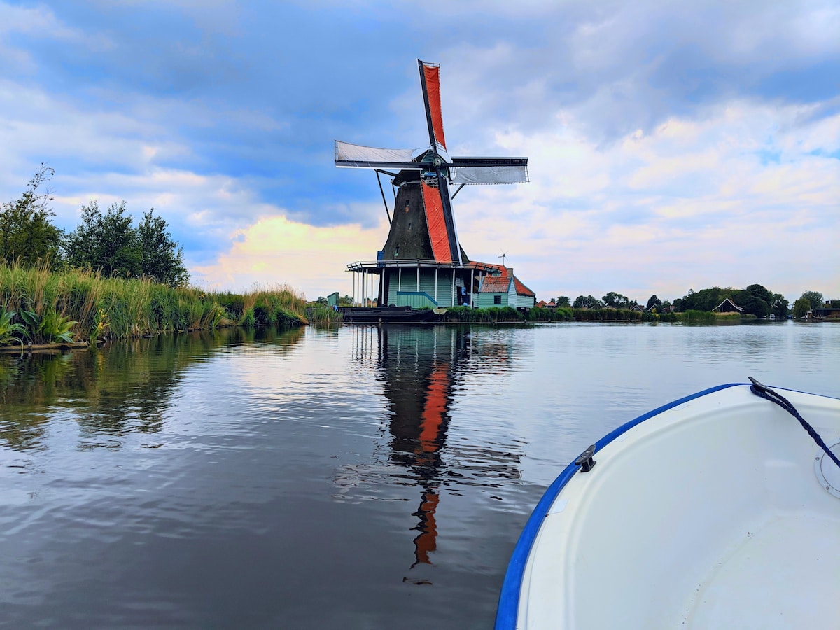 阿姆斯特丹市中心附近的漂亮船屋！